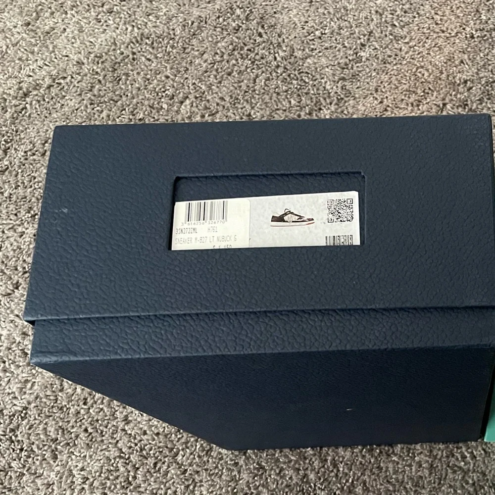 Dior Designer Sneakers - Picture 4 of 7